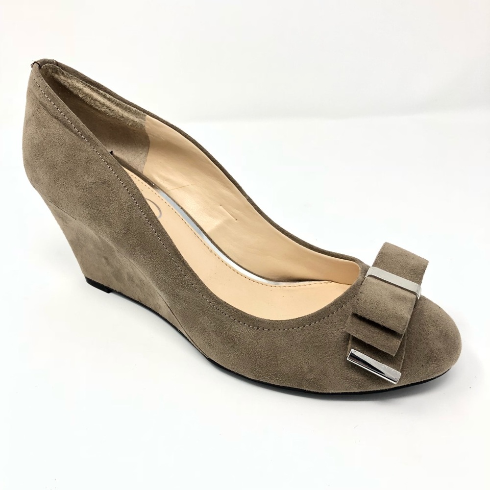 Jessica Simpson Taupe Ribbon Slip On Wedges 9